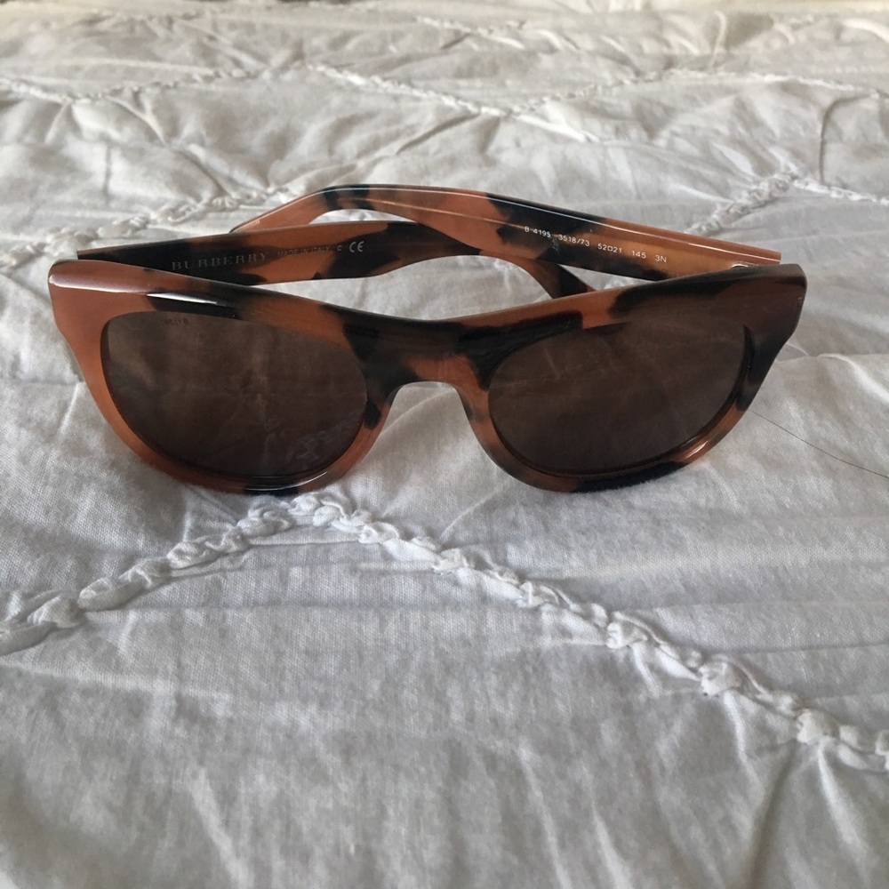 Burberry Sunglasses Style# B4195